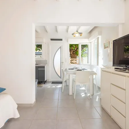 Le Patio De La - Comfortable One-bedroom Flat With Terrace In Valras-Plage